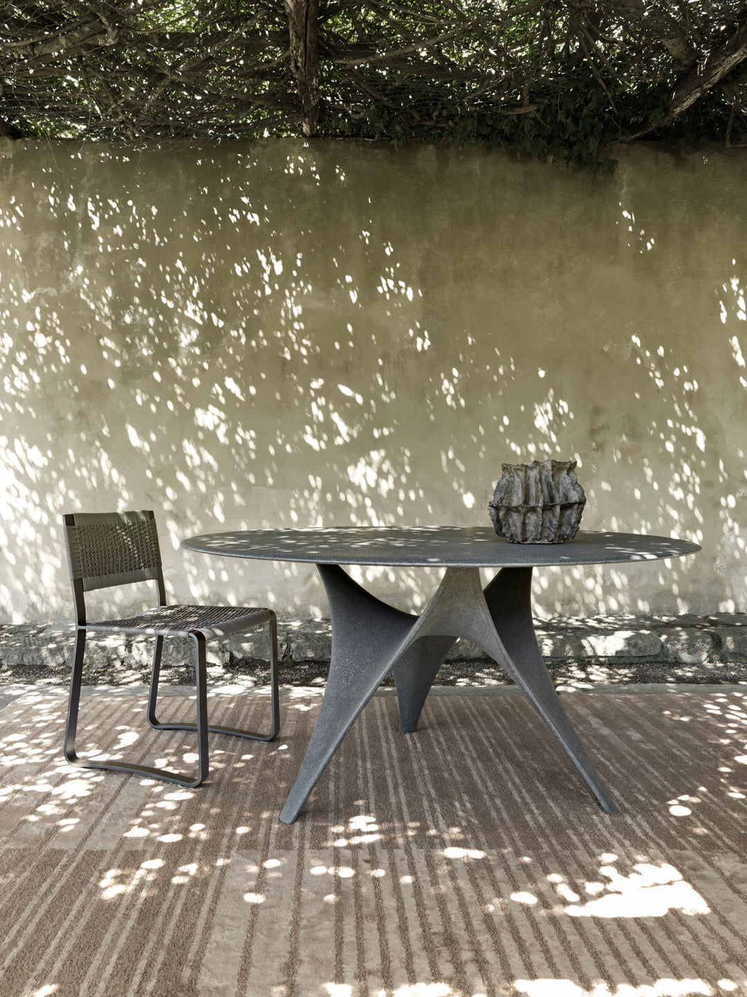 Outdoor Dining Table - Arc - By Foster + Partners