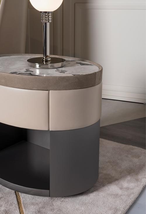 Nightstand - Le Comte