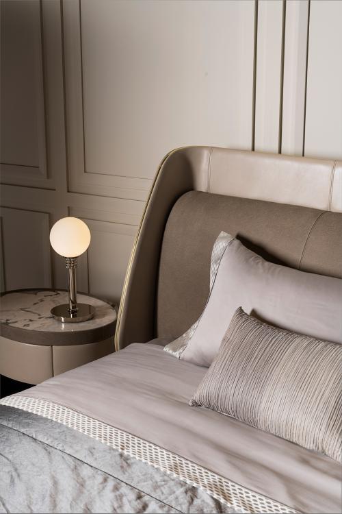Bed - Le Comte
