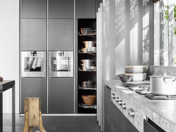 Columns - Revolving column - By Design R&D
