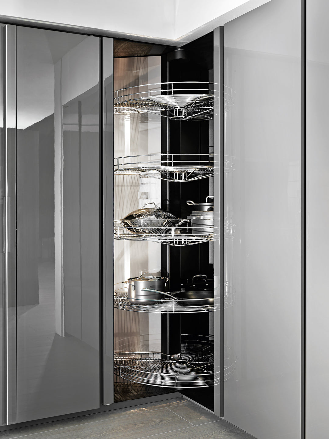 Columns - Revolving column - By Design R&D