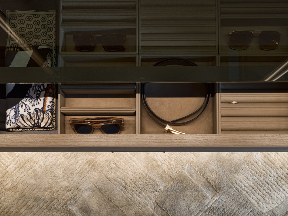 Walk-in closets - Hector Night - By Vincent Van Duysen