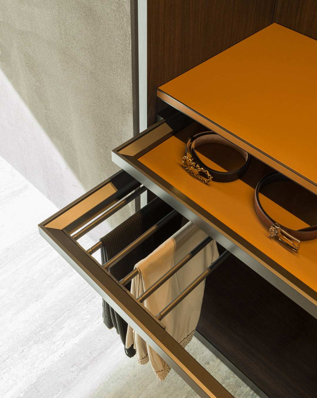 Walk-in closets - Gliss Master- By Vincent Van Duysen