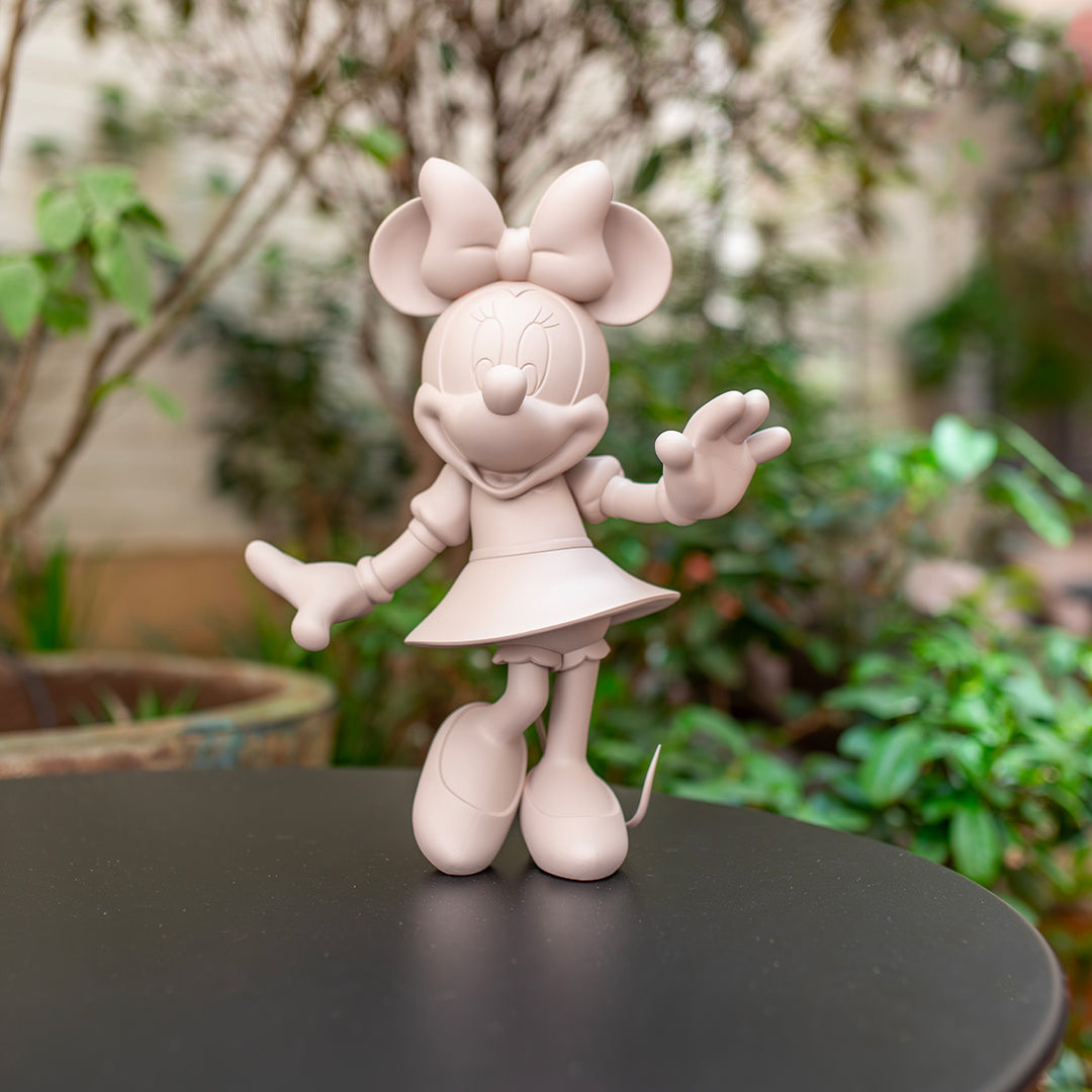 Minnie - Welcome Taupe - Matt Small
