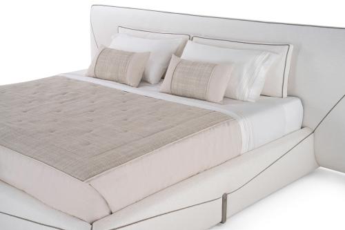 Bed - Bastian