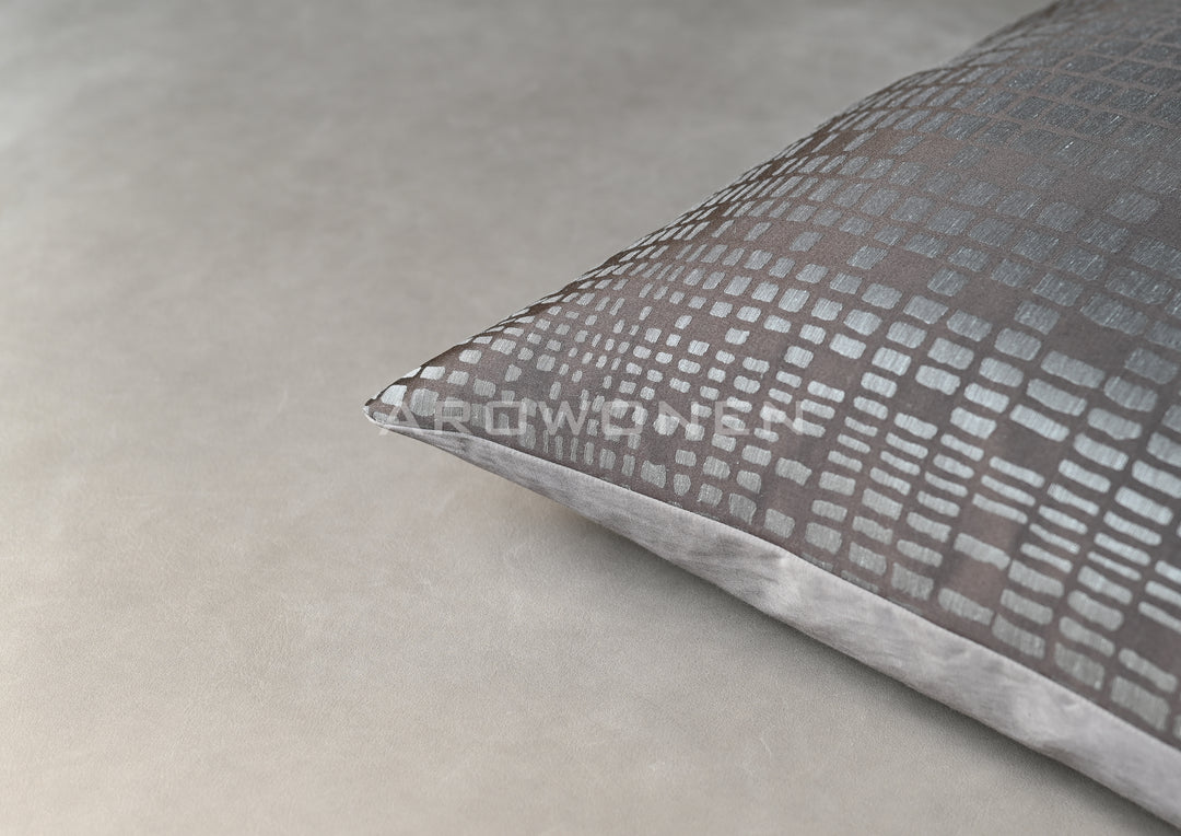 Decorative Cushion - Bea - Aubergine