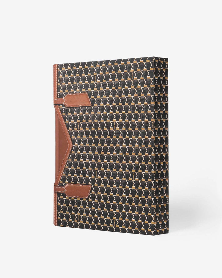 Book - Moynat