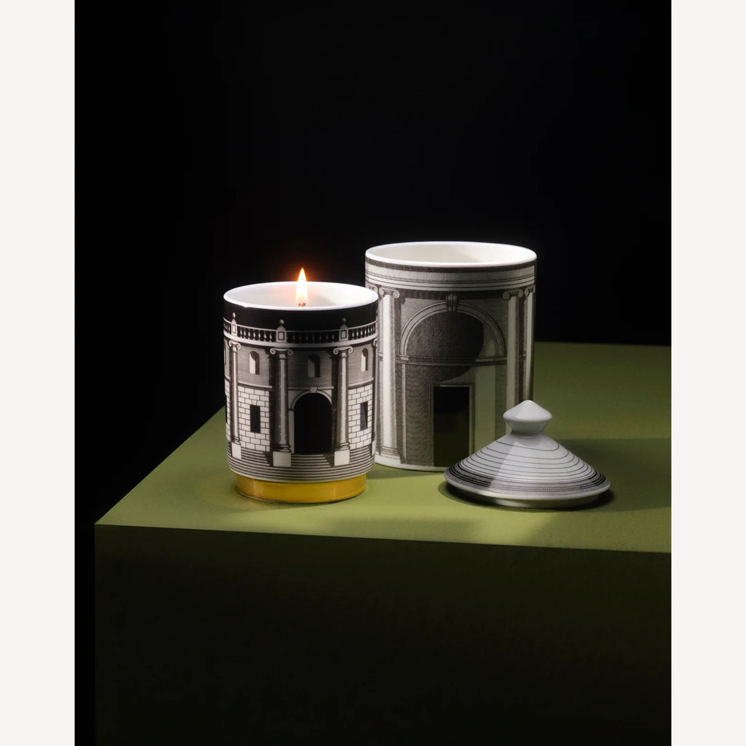 Candle - Casa con Colonne Imm - 235g