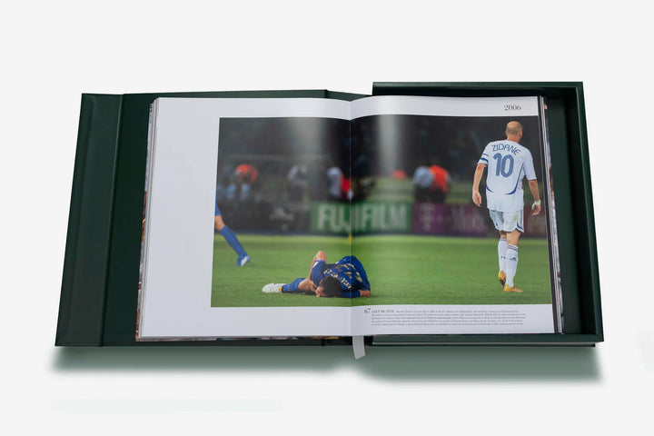 Book - Football - The Impossible Collection