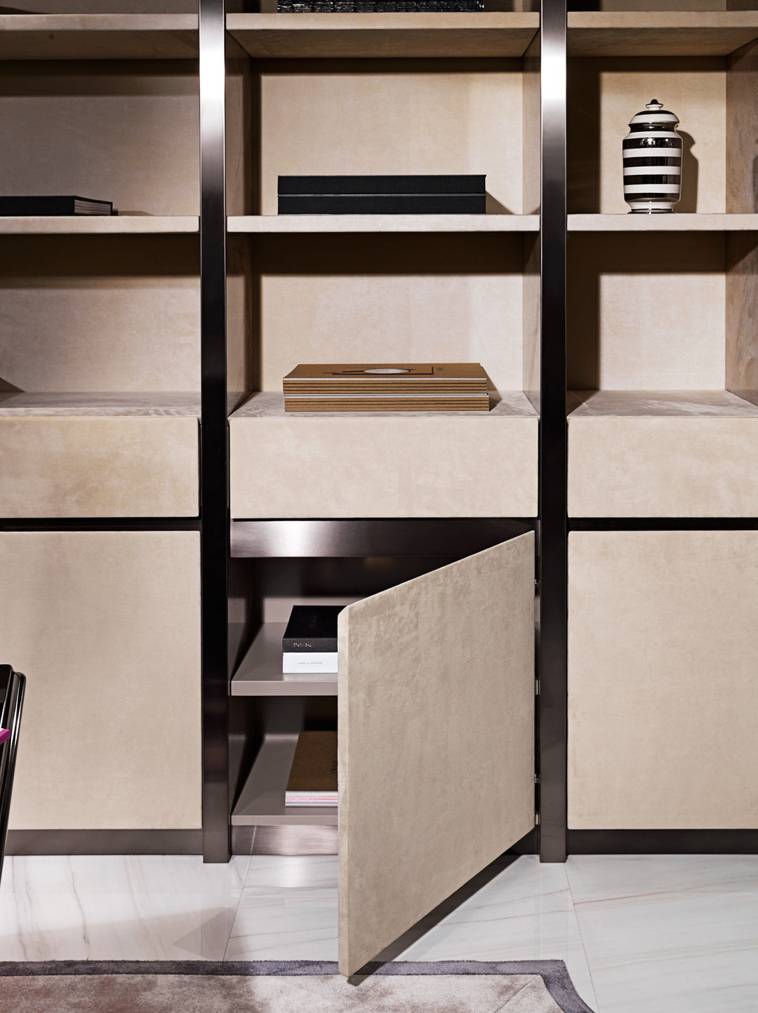 Bookshelf - Gaynor