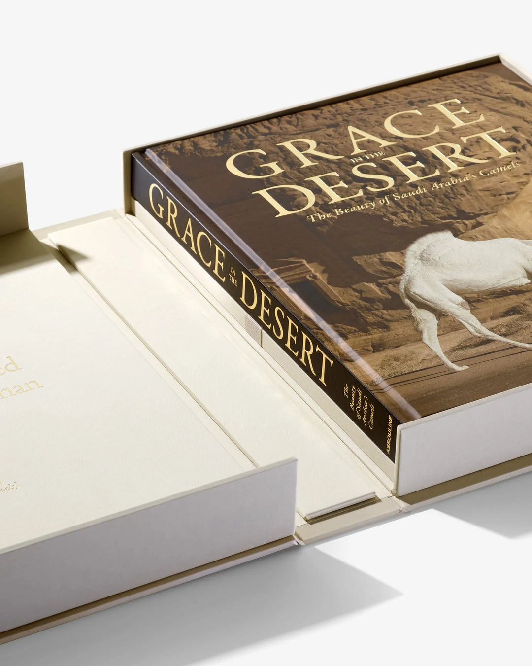 Book - Grace in The Desert: The Beauty of Saudi Arabia's Camels