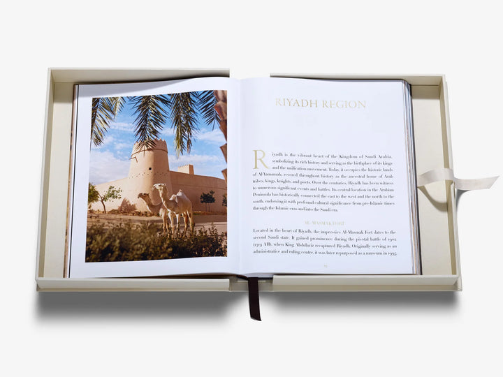 Book - Grace in The Desert: The Beauty of Saudi Arabia's Camels