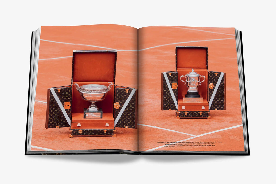 Book - Louis Vuitton Trophy Trunks