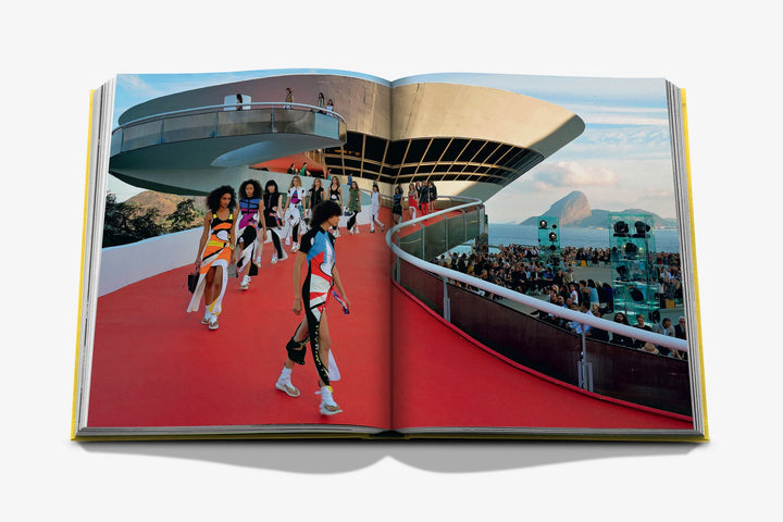 Book - From Louis to Vuitton (English)