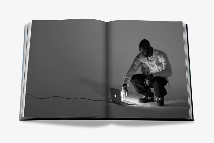 Book -  Louis Vuitton: Virgil Abloh (Classic Balloon Cover)