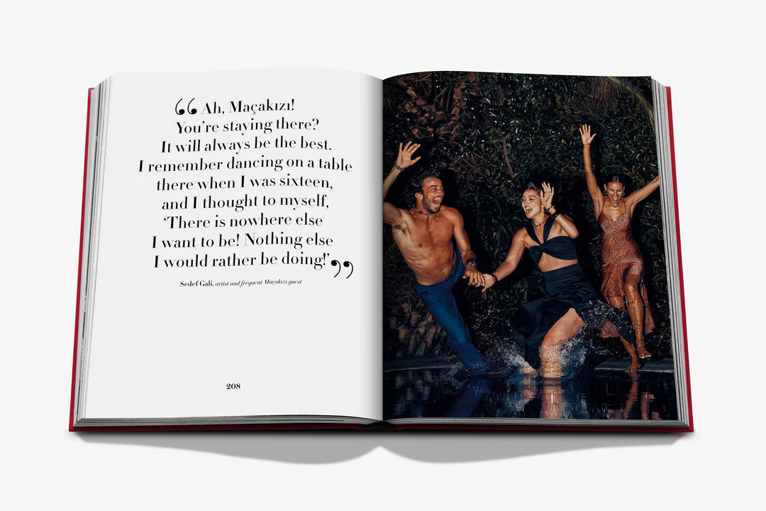 Book - Maçakizi: Everlasting Summer