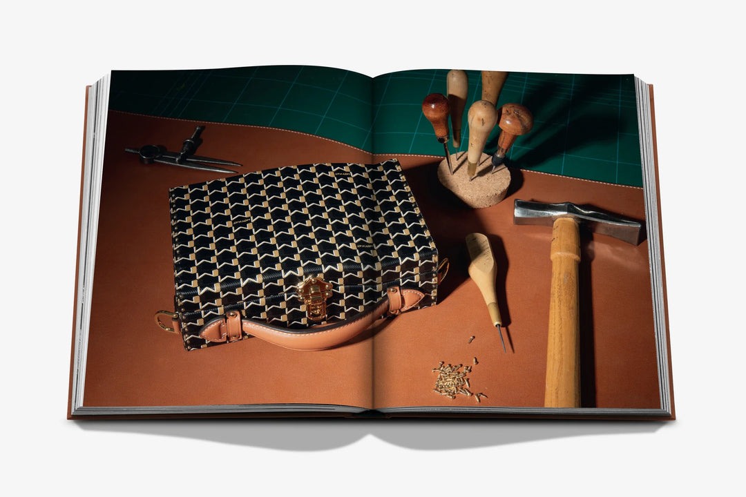 Book - Moynat