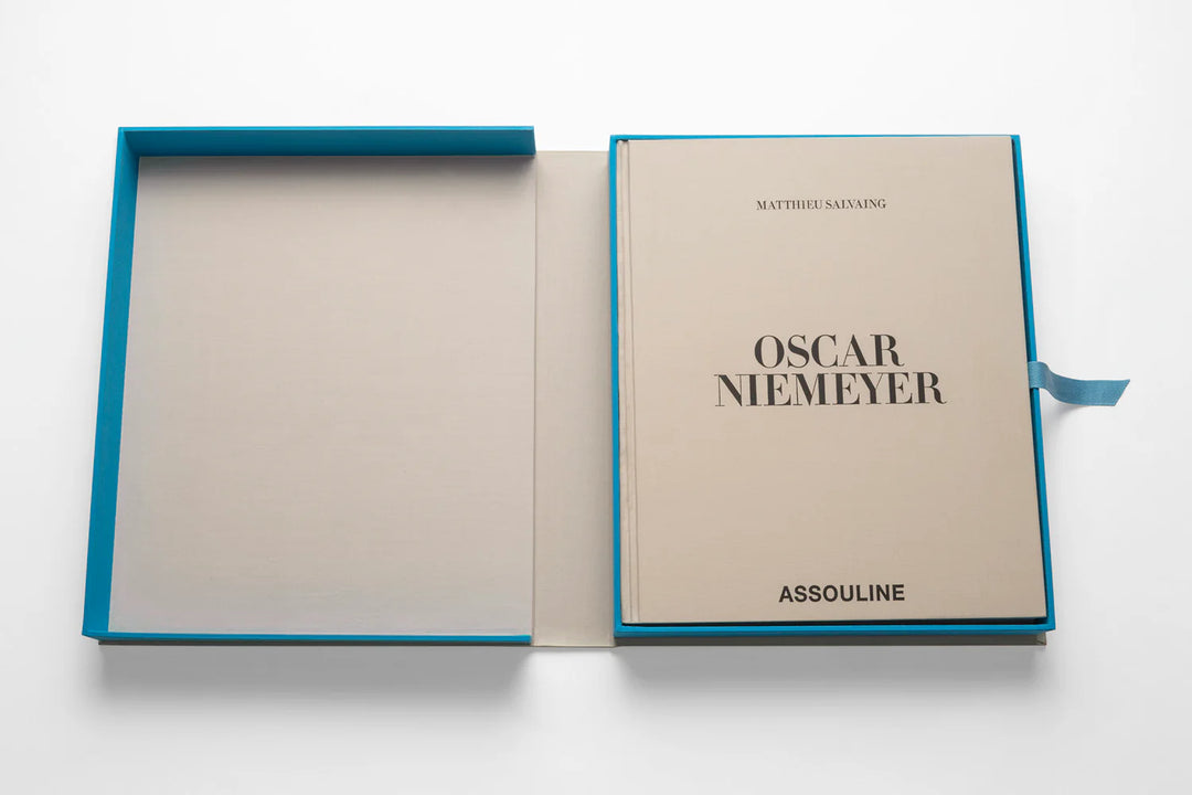 Book -  Oscar Niemeyer - The Ultimate Collection