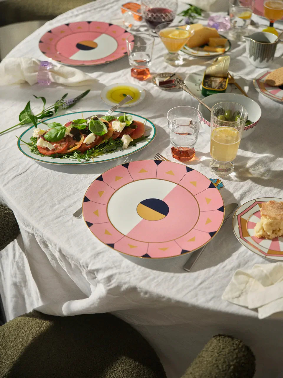 Dinner Plates - Pair of Madeira