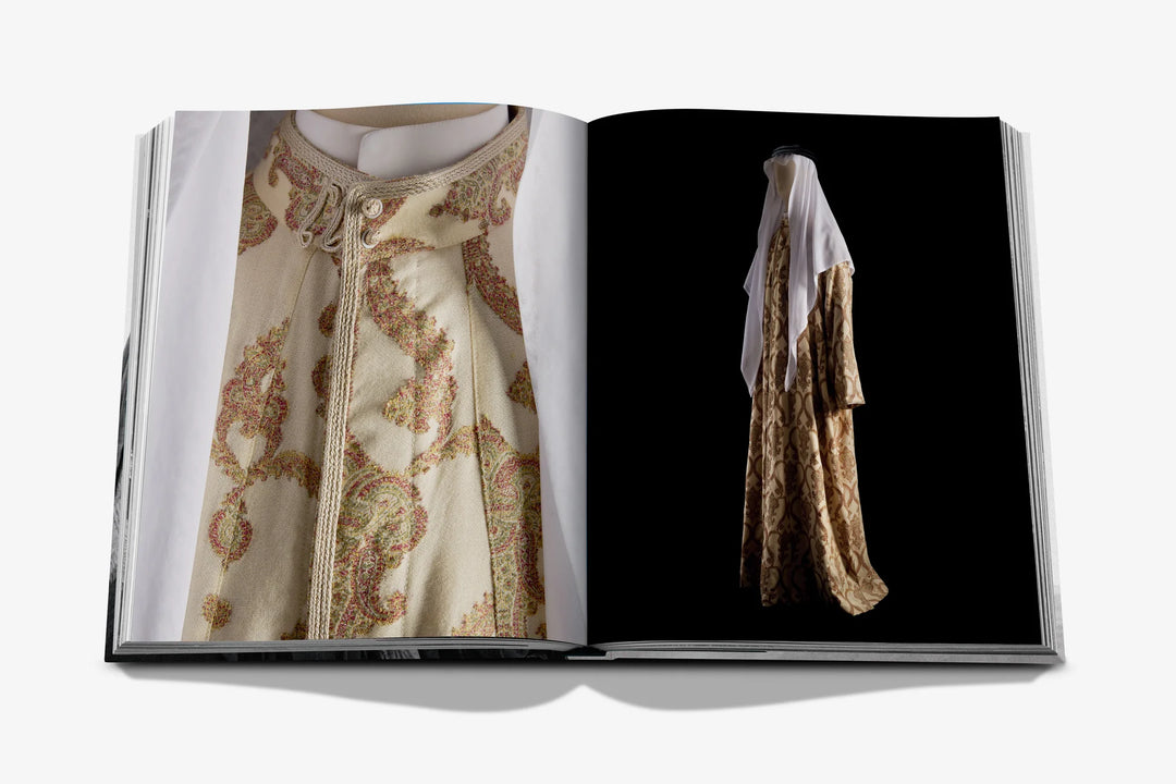 Book -  Costumes of Saudi Arabia: A Heritage of Fashion