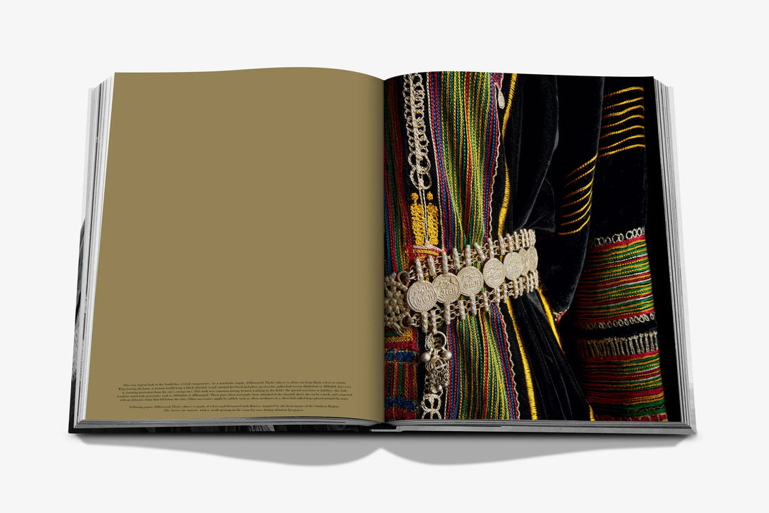 Book -  Costumes of Saudi Arabia: A Heritage of Fashion