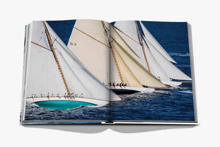 Book -  Saint Tropez Yachting