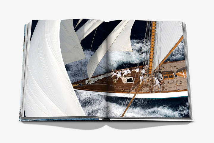 Book -  Saint Tropez Yachting