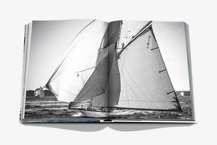 Book -  Saint Tropez Yachting