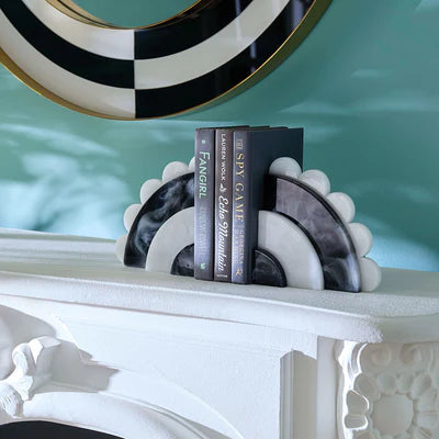 Como Black & White Bookends