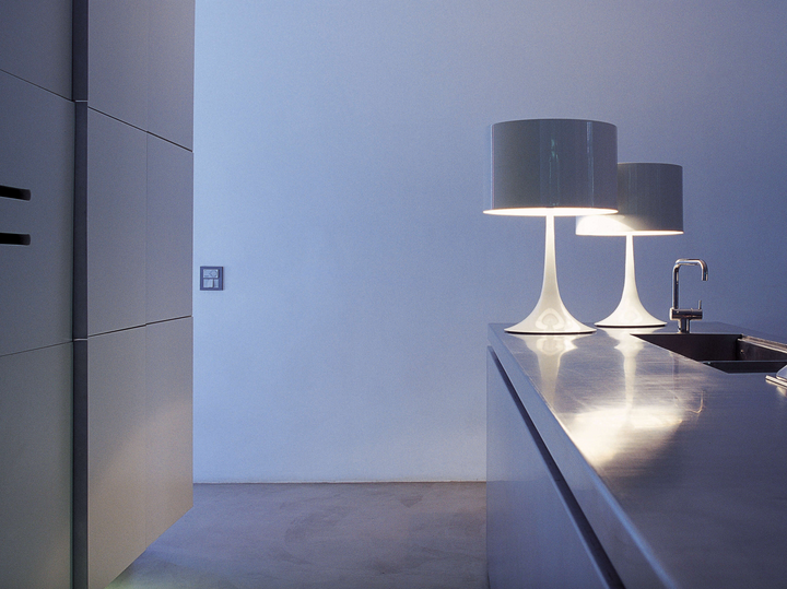 Table Lamp - Spun Light Table 2 - White