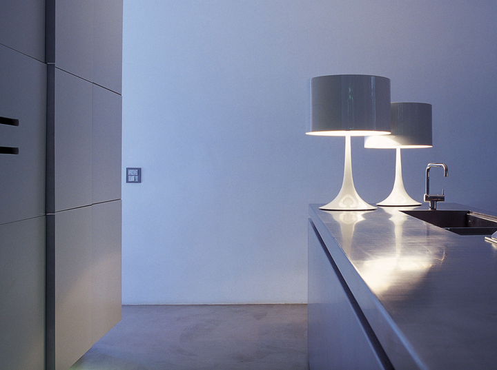 Table Lamp - Spun Light Table 2 - Black