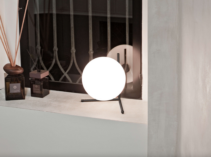 Table Lamp - IC Lights T2 - Black