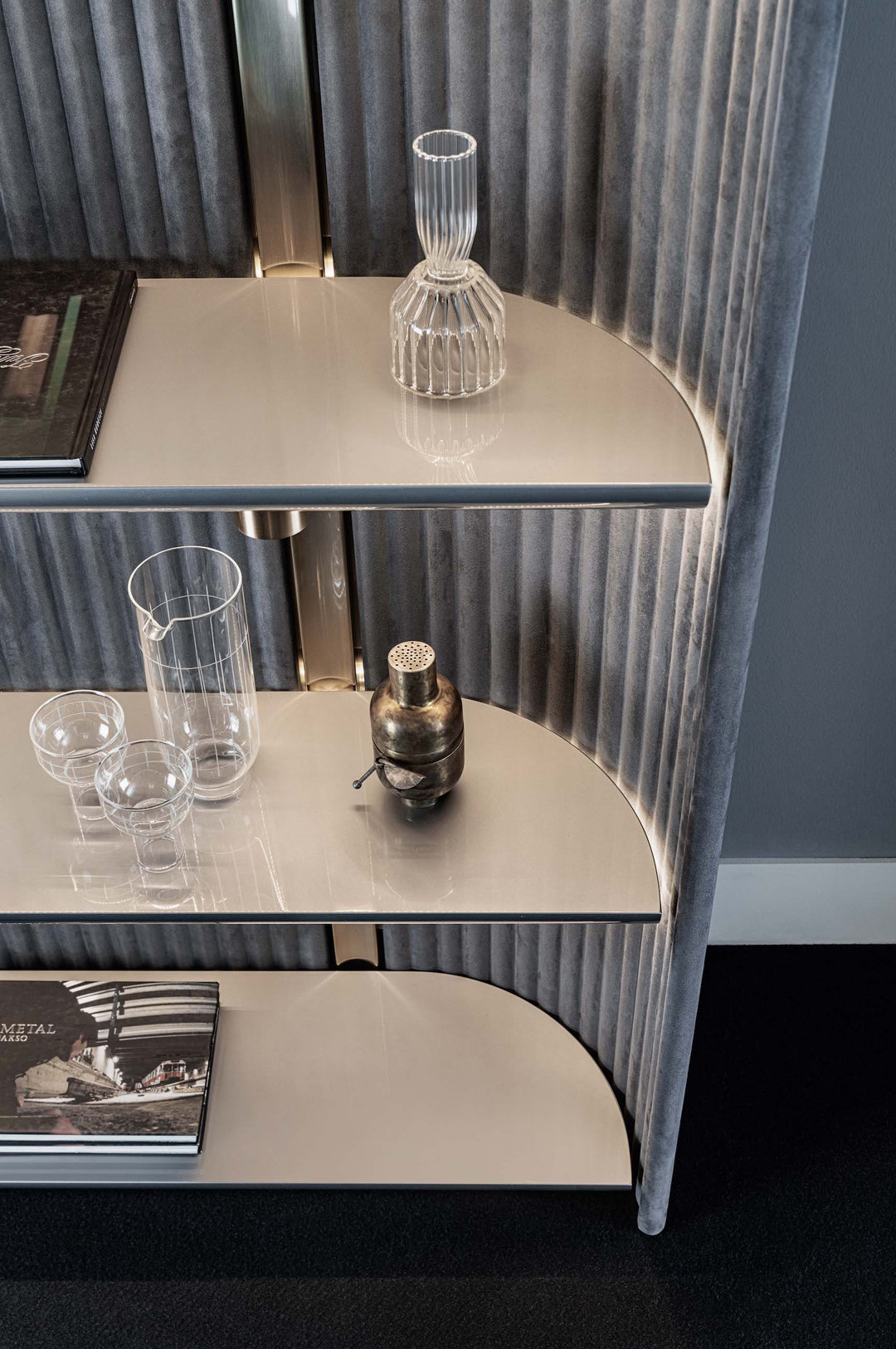 Bookshelf - Leonardo