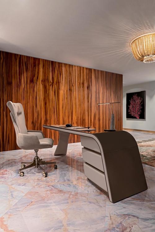 Desk - Ambassador