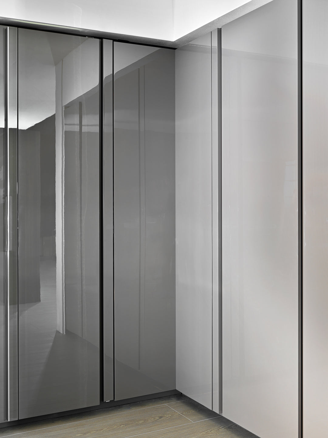Columns - Revolving column - By Design R&D
