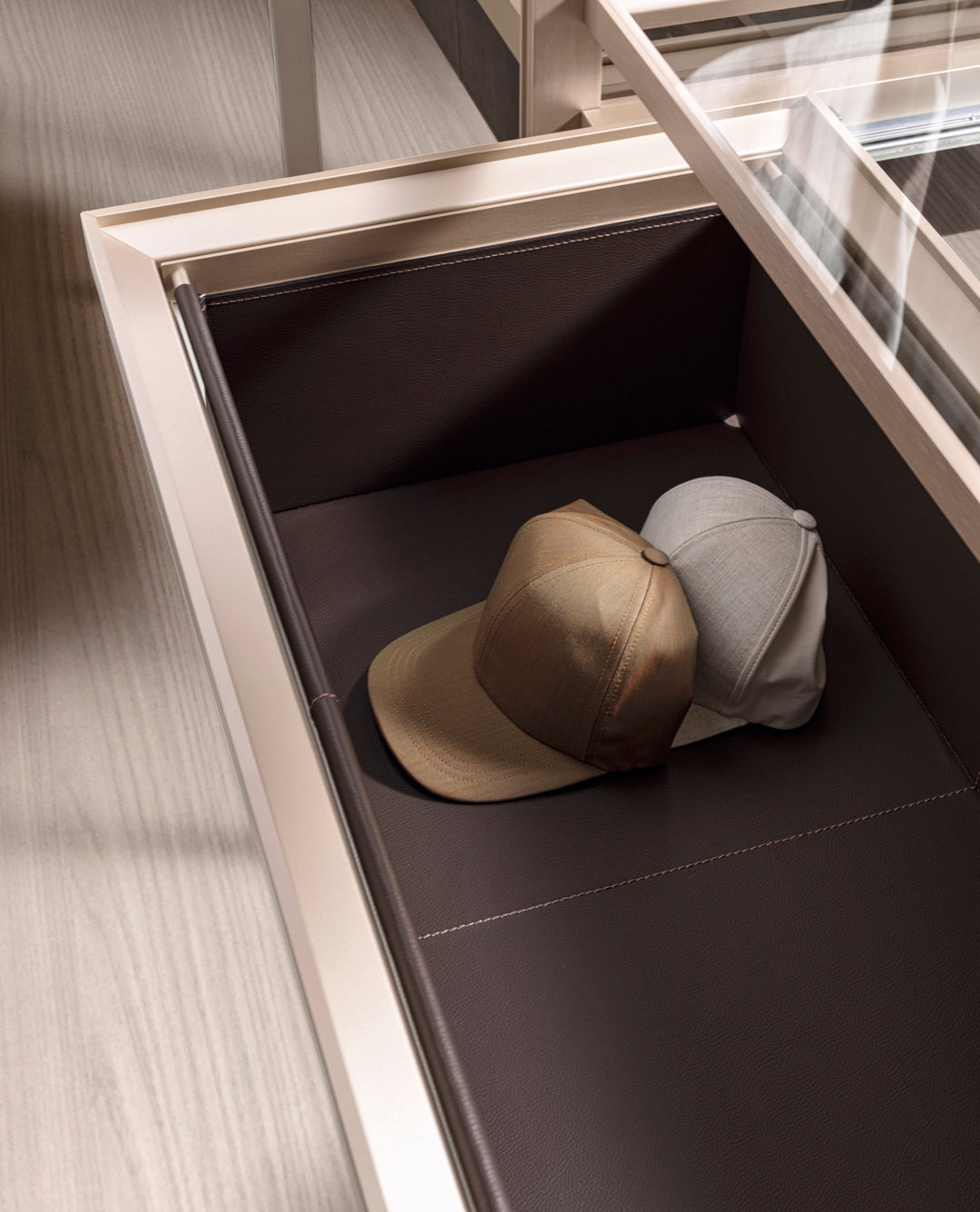 Walk-in closets - Gliss Master- By Vincent Van Duysen