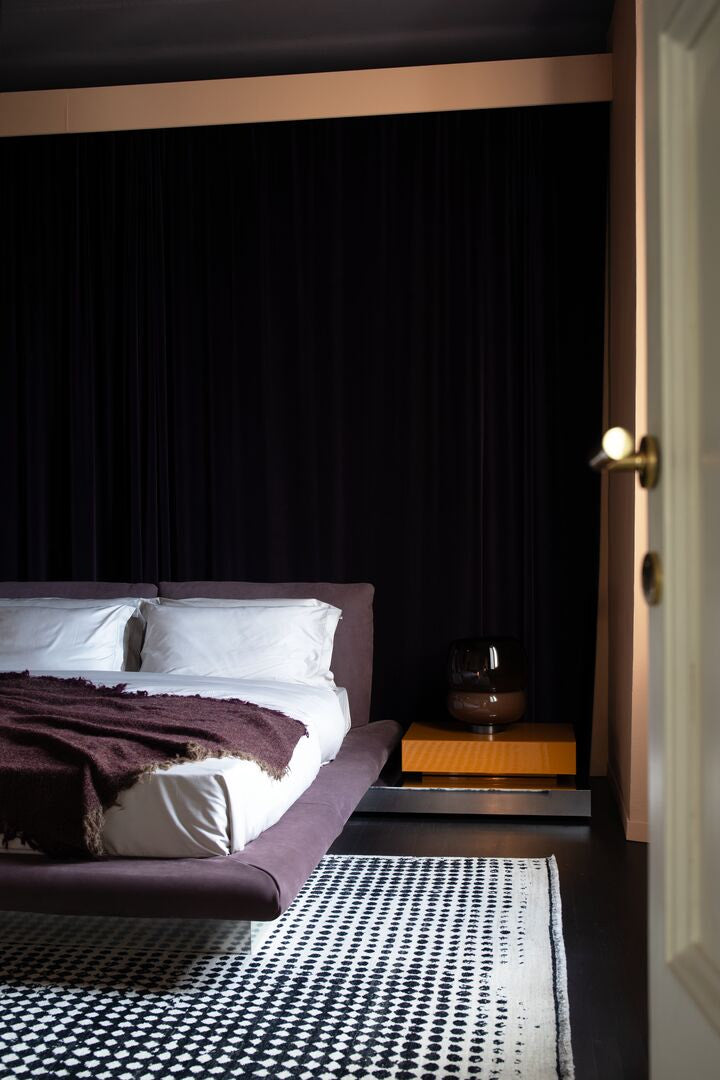 Bed - Aura - By Hannes Peer